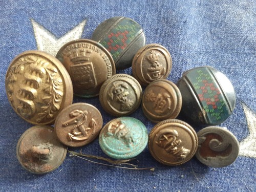 Lot boutons armées - lot, 30