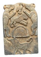 Ancienne tuile en pierre zoomorphe en quasi relief superbe taureau lion...