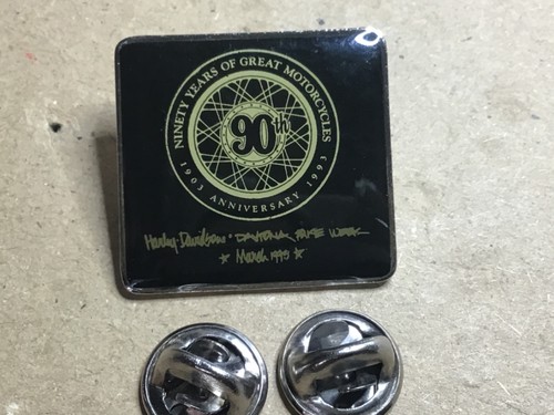Pins harley davidson 90th - davidson,