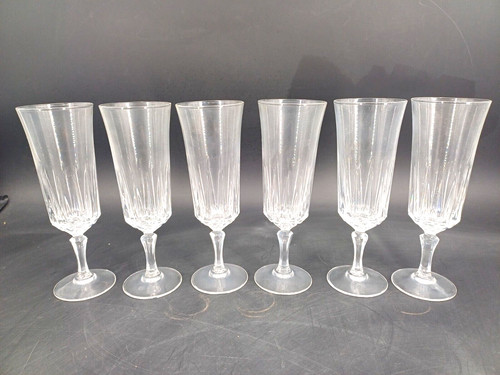 Serie flutes a champagne - de,