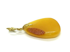 Pendentif Ambre Jaune Oeuf