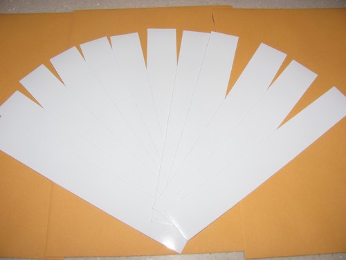 Dozen white arrow - white, +