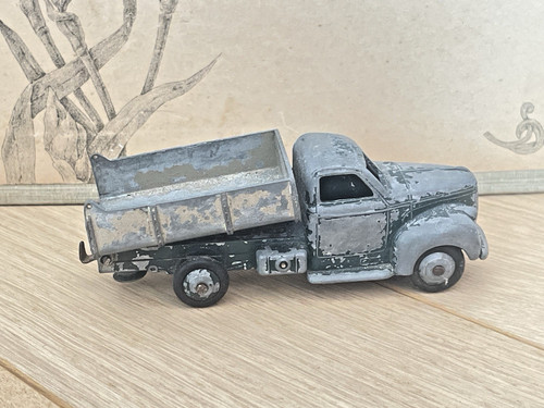 Ancienne voiture miniature - ancienne,