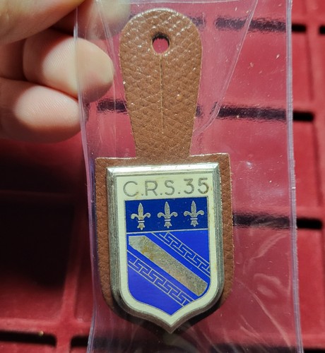 128 pucelle insigne - pucelle, /