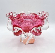 Grand cendrier coupe en cristal soufflé coloré rose de Murano Design XXème
