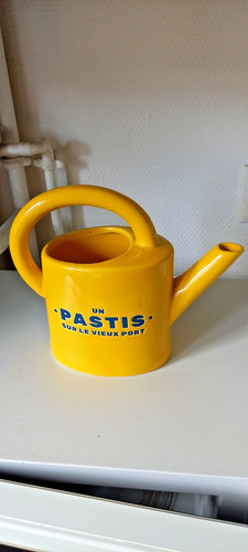 Rare petit pichet jaune - rare,