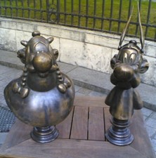 Astérix St Emett : Bustes en bronze Astérix et Obélix Uderzo