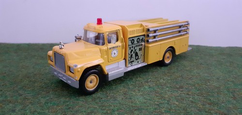 Camion mack pompier - camion, jaune
