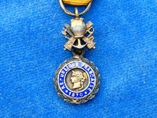 RARE ! MEDAILLE MILITARIA