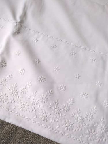 Drap ancien brodé 2 - brodÉ, +