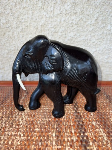 Sculpture statue statuette - sculpture,,