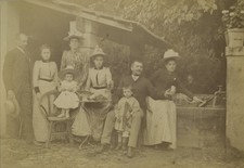 Landerneau. Groupe des familles Brest, Gayet, Radiguet. Fontaine. Lavoir. 1891.