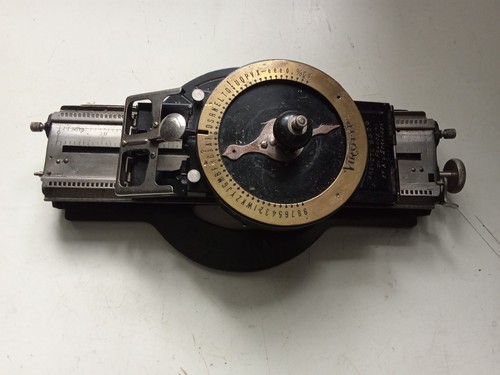 Petite machine écrire - machine, a