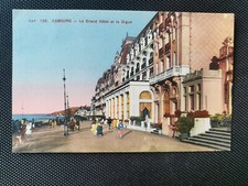 CPA 14 CABOURG - Le Grand Hôtel et la Digue