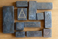 Lot de 12 anciens tampons en