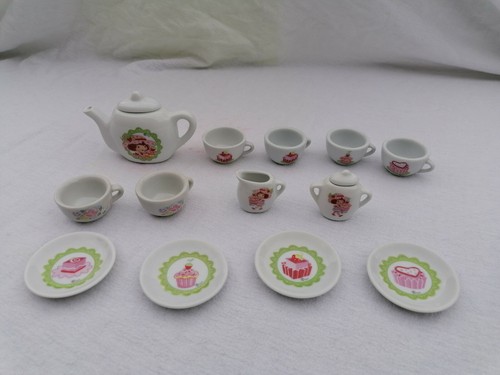 Dinette charlotte aux fraises - charlotte,