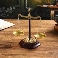 Balance de justice en métal