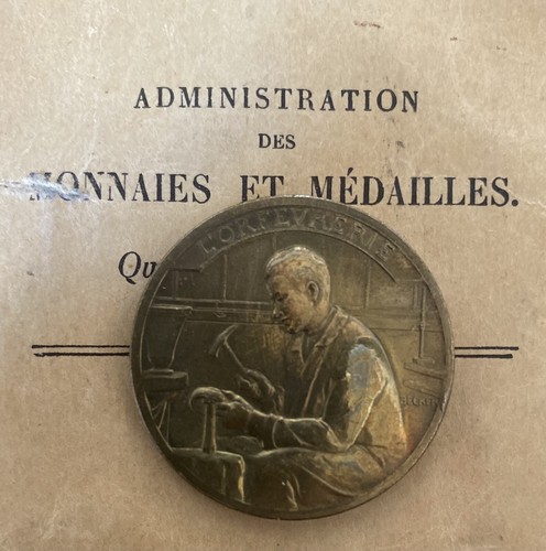 Ancienne médaille - ,