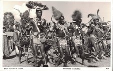 EST AFRICAN - MAMBERE DANCERS - CARTE AVEC TEXTE DE 1958.