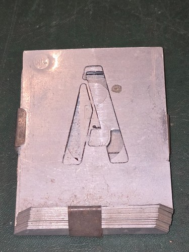 Lettre alphabet pochoirs mm - lettre,