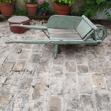 brouette bois ancienne