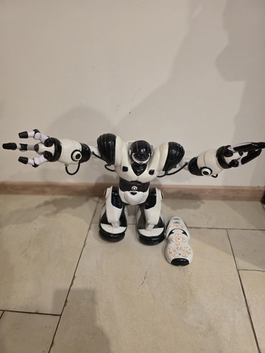 Wowwee robosapien robot - wowwee,