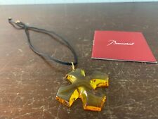 Pendentif ambre croix occitane en cristal de Baccarat