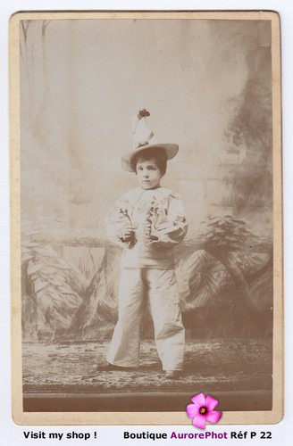 Enfant costumé façon - costumÉ,