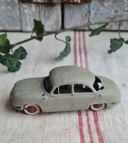 Ancienne voiture miniature - ancienne,