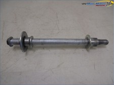 AXE DE ROUE AVANT SUZUKI 600