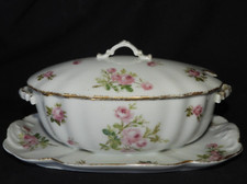 Porcelaine de LIMOGES ca 1900 : Saucière (fleurs - peint main) très bel état