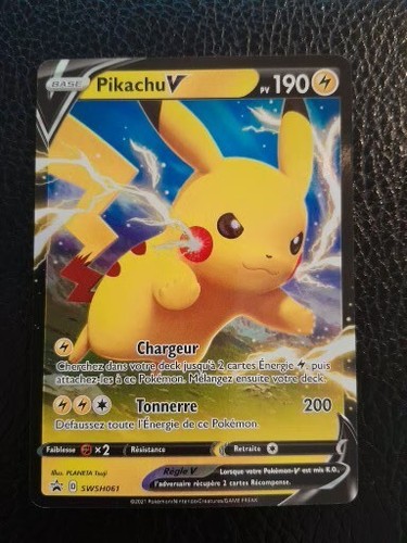 Carte pokémon pikachu v - pokémon,