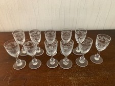 9 verres à digestif modèle Cléo en cristal de Saint Louis (prix à la pièce)