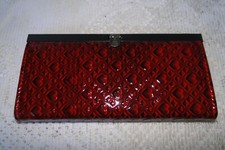 Porte Monnaie porte carte vinyl brillant rouge avec coeurs