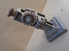 Ancien cric automobile lève-auto mécanique B.F Paris .