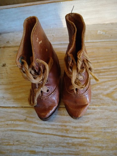 Bottine cuir poupée - , ancienne