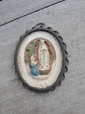 Ancien reliquaire de Collection en plâtre polychromé et laiton décor vierge