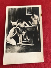 CPA Photo érotique 3 femmes nues mise en scène salle de classe
