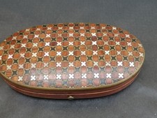 Boite a couture XIXe marqueterie incrustations laiton nacre dé argent Bel objet