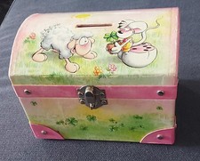 Belle tirelire ou boîte à