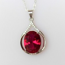 Rubis Hydrothermal Rouge Sang de 10,500 ct - Pendentif Argenté + Chaîne Argentée