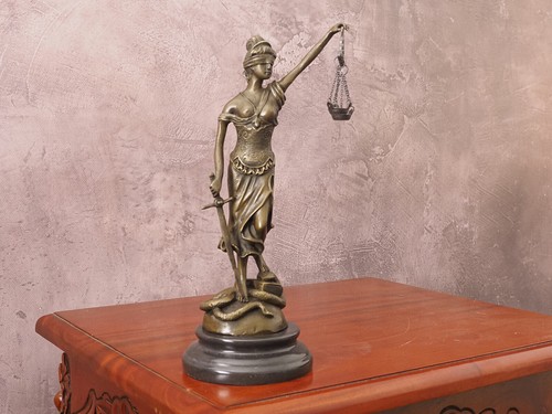 Sculpture bronze justitia - en,