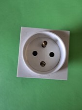 Prise de courant femelle 2 + T