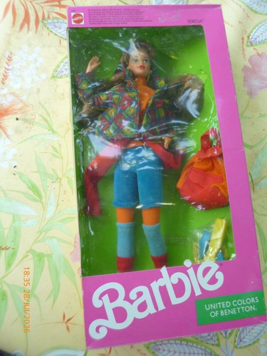 Barbie 1990 united - , colors