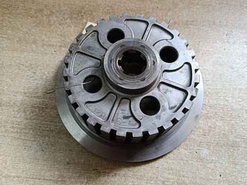 Une noix embrayage - d'embrayage, moto