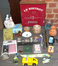 LOT BROCANTE FOND DE PLACARD