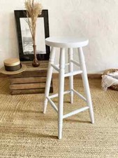 Tabouret ancien en bois massif