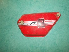 Couvercle gauche boite à outils Peugeot SX8 rouge