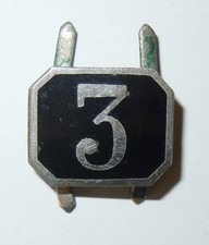 ANCIEN INSIGNE DE KEPI - 3°