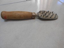 Grattoir à Poisson Ancien Ecailleur  marqué GRAT FISH Déposé